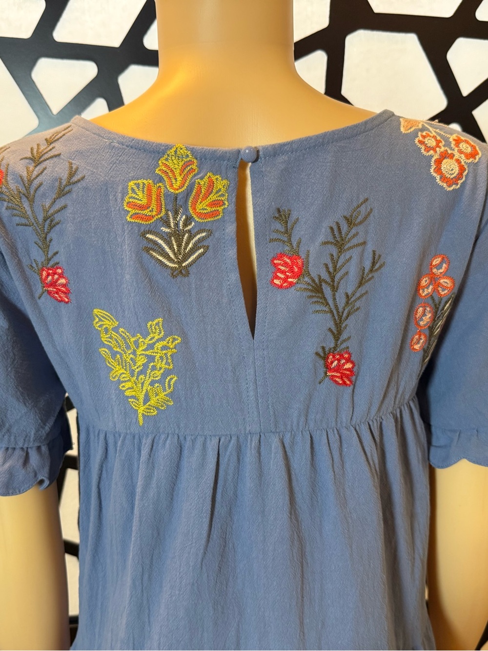 Umgee Light Blue Tiered mini Dress with Multicolor Floral Embroidery NWT - Picture 4 of 7